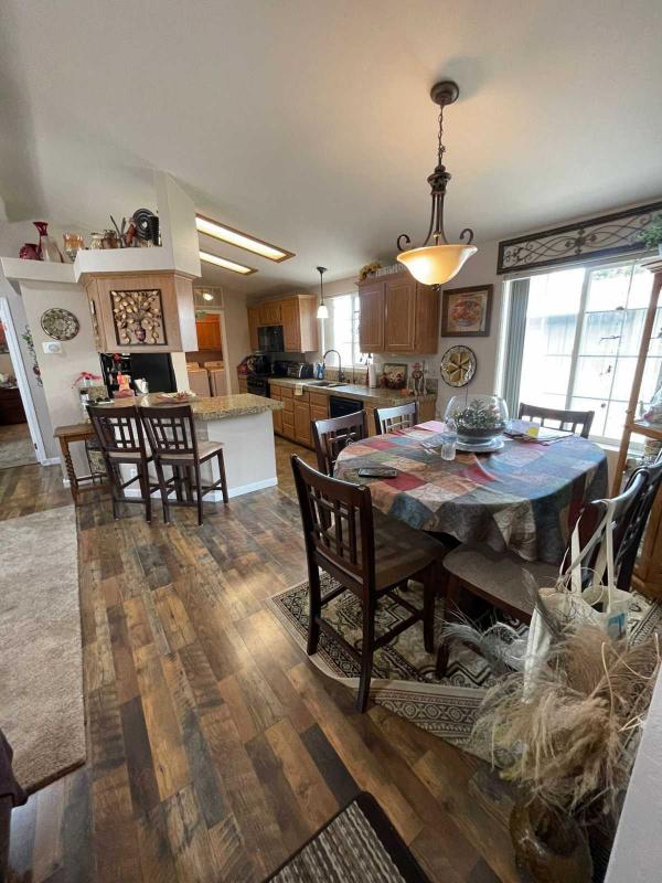 1999 Silvercrest Westwood Mobile Home