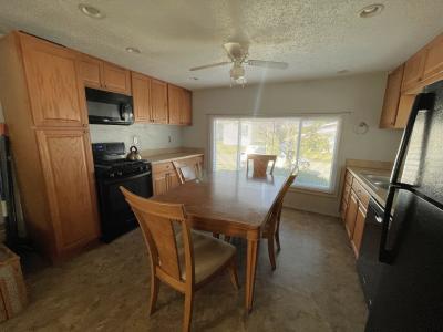 Photo 5 of 20 of home located at 40016 N Cornwall Cir Sterling Heights, MI 48310