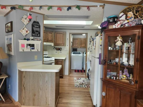 1992 Parkwood N/A Mobile Home