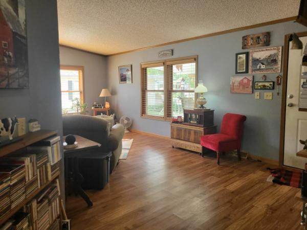 1992 Parkwood N/A Mobile Home