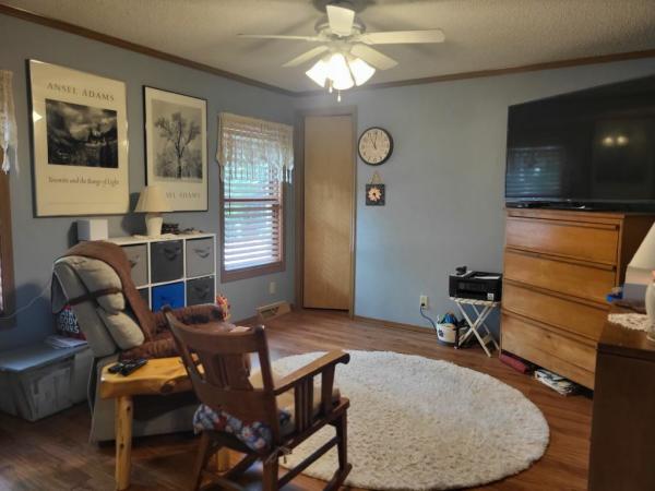 1992 Parkwood N/A Mobile Home