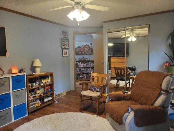 1992 Parkwood N/A Mobile Home