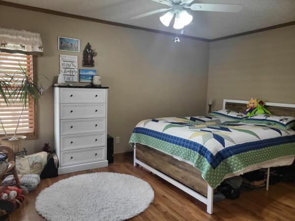 1992 Parkwood N/A Mobile Home