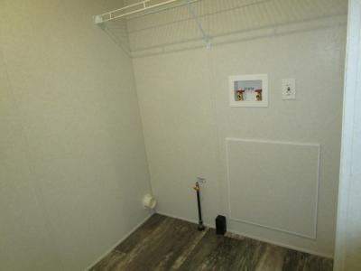 Photo 2 of 17 of home located at 17262 Oak Grove Brownstown, MI 48174