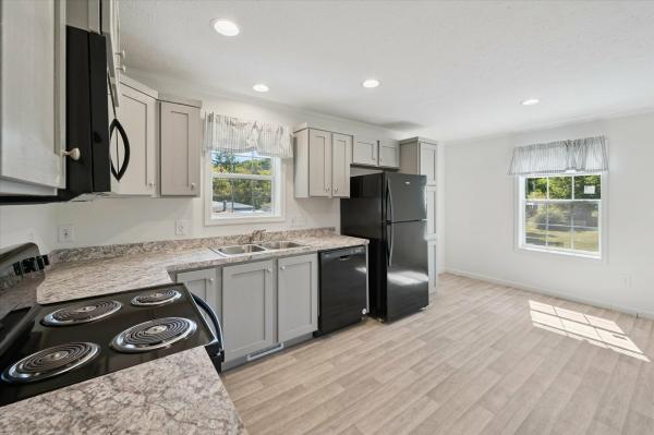 2025 Colony 37 DTS0010H  Home