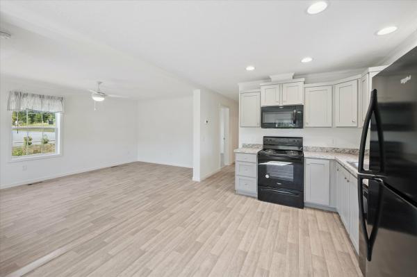2025 Colony 37 DTS0010H  Home