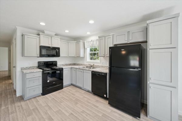 2025 Colony 37 DTS0010H  Home