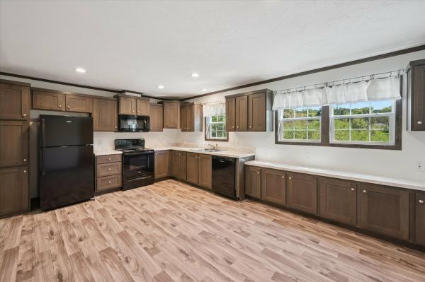 2025 Colony 550EC28443A  Home