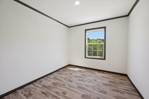 2025 Colony 550EC28443A  Home