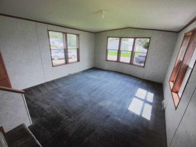 Photo 4 of 13 of home located at 6007 S. Canterbury Pl. Sioux Falls, SD 57106