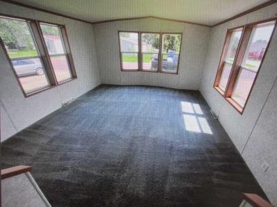 Photo 5 of 13 of home located at 6007 S. Canterbury Pl. Sioux Falls, SD 57106