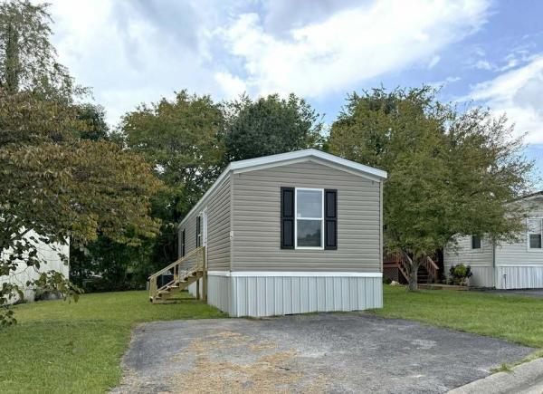 Photo 1 of 2 of home located at 15 Appaloosa Trl Corbin, KY 40701