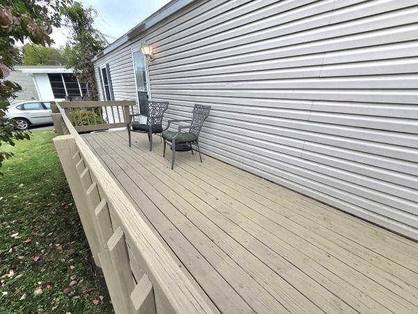 1999 Pinegrove Manufactured Home