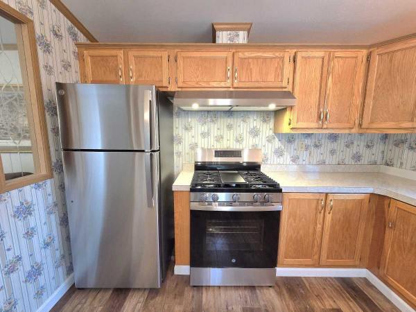 1999 Pinegrove Manufactured Home