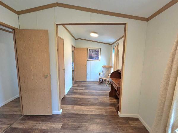 1999 Pinegrove Manufactured Home
