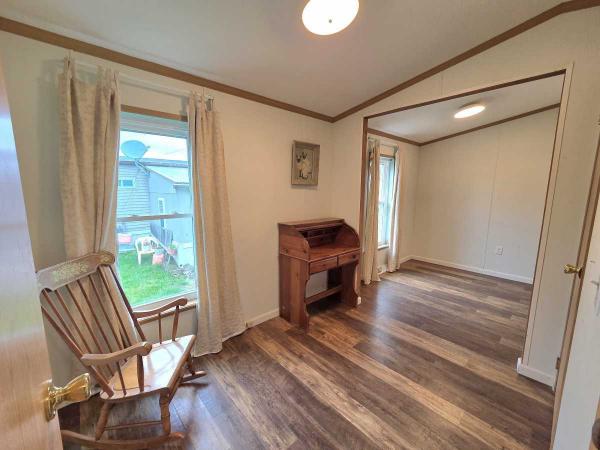 1999 Pinegrove Manufactured Home