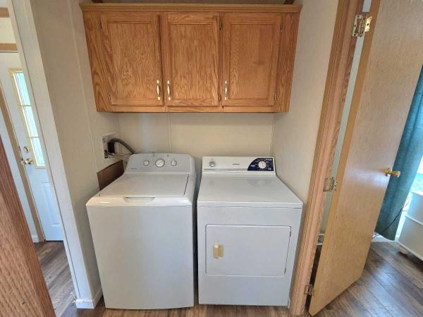 1999 Pinegrove Manufactured Home