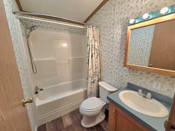 1999 Pinegrove Manufactured Home