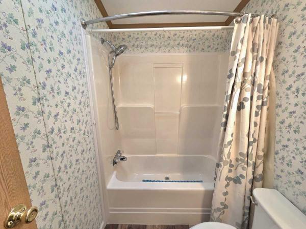 1999 Pinegrove Manufactured Home