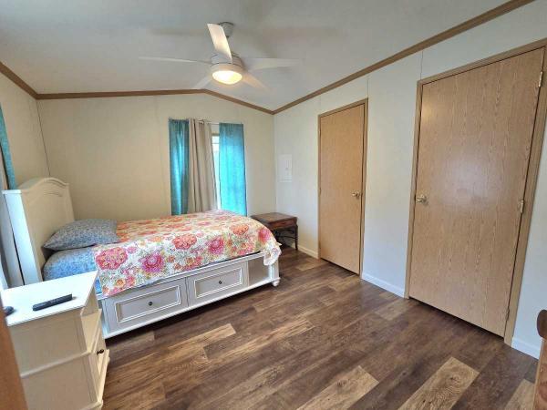 1999 Pinegrove Manufactured Home