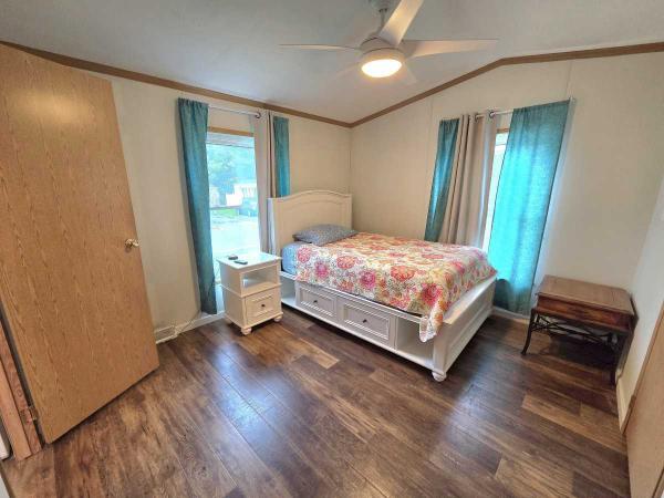 1999 Pinegrove Manufactured Home