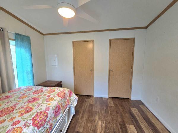 1999 Pinegrove Manufactured Home