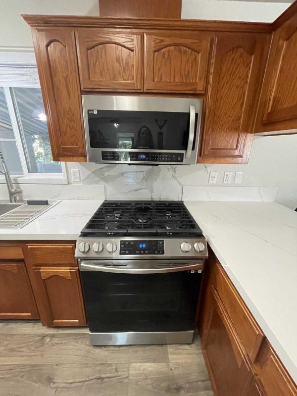 2002 Hallmark-Southwest Mobile Home