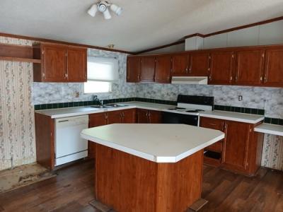 Photo 5 of 11 of home located at 911 Altapass Spruce Pine, NC 28777
