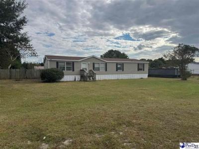 Mobile Home at 1413 Madania Dr Dillon, SC 29536