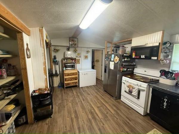 1983 SAND Mobile Home For Sale