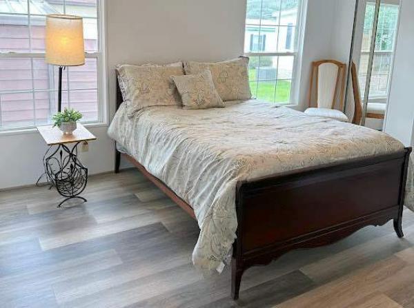 1977 BRIGHTON MANOR 24X40 Mobile Home