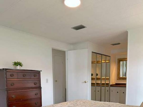 1977 BRIGHTON MANOR 24X40 Mobile Home