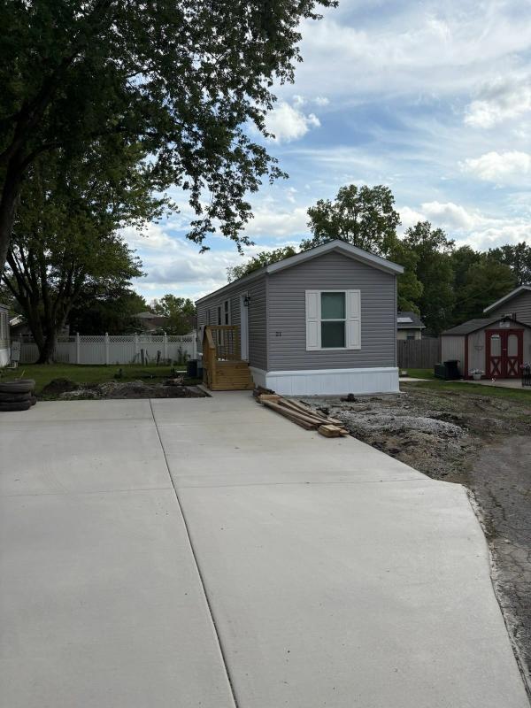 Photo 2 of 2 of home located at 21 Maple Lane Manteno, IL 60950