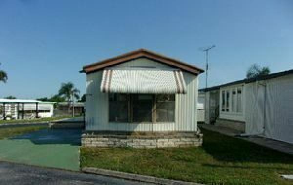 Photo 1 of 2 of home located at 508 44th Ave. E. Lot F-40 Bradenton, FL 34203
