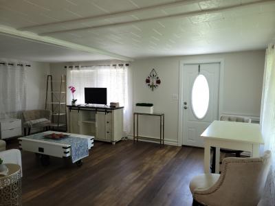 Photo 4 of 28 of home located at 28 Imperial Ave Palmetto, FL 34221