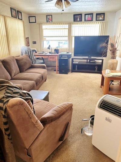 Photo 4 of 14 of home located at 7349 Ulmerton Rd. Largo, FL 33771