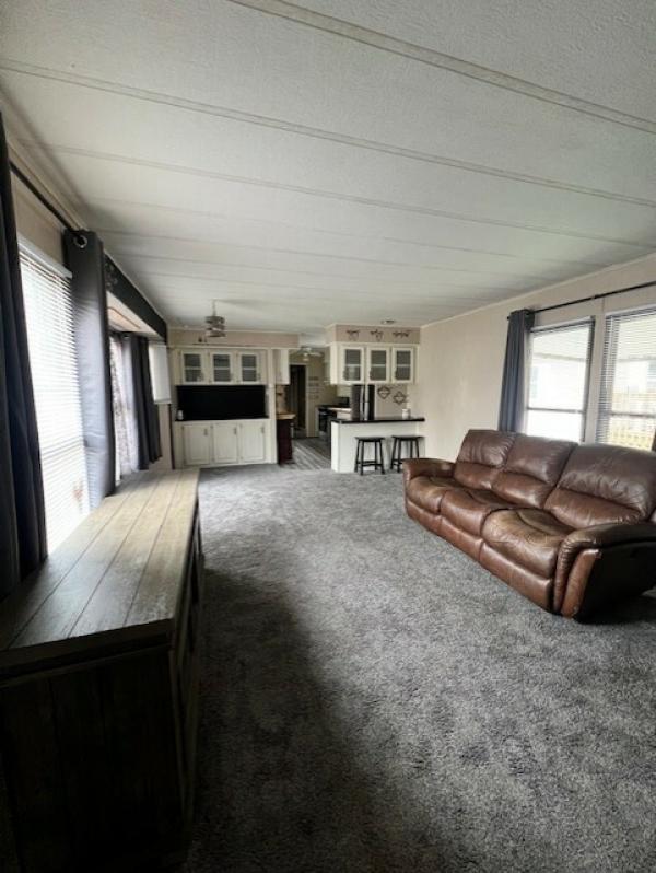 1984 Parkwood Manufactured Home