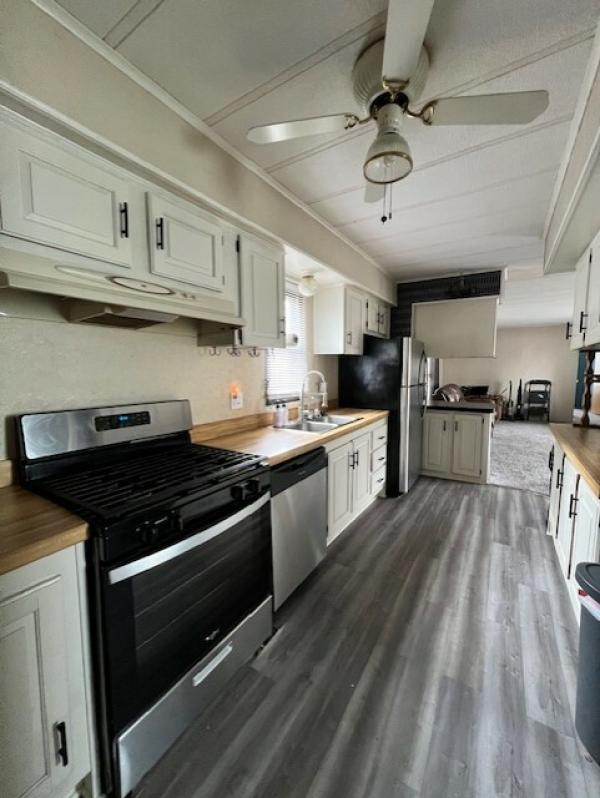 1984 Parkwood Manufactured Home