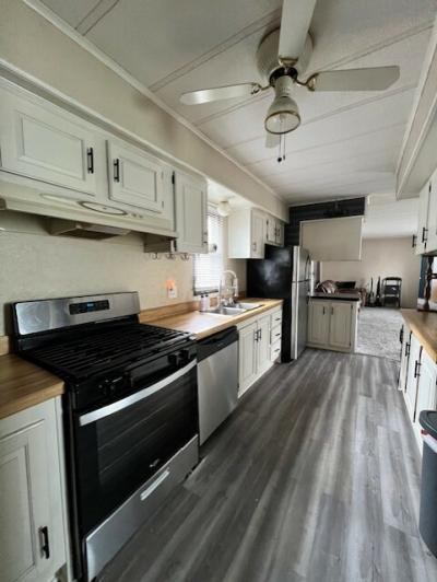 Photo 4 of 11 of home located at 153 Bailey St Hamilton, MI 45011