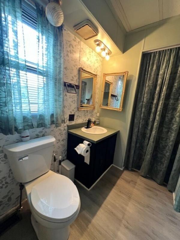 1984 Parkwood Manufactured Home