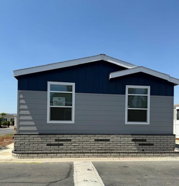 2025 Fleetwood 220CO28603F Mobile Home