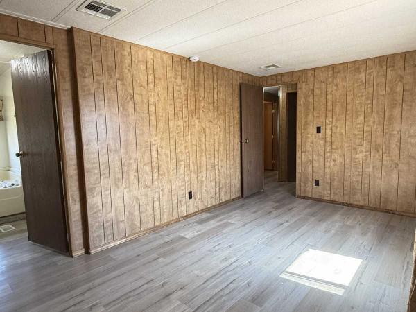 1980 FUQ Manufactured Home