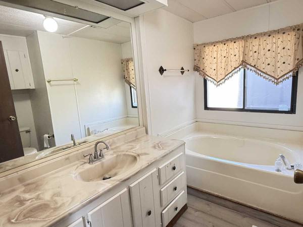 1980 FUQ Manufactured Home