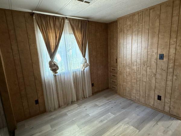 1980 FUQ Manufactured Home