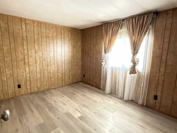 1980 FUQ Manufactured Home