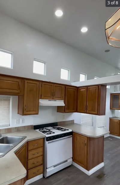 Photo 5 of 10 of home located at 12265 Woodruff Ave #11 Downey, CA 90241