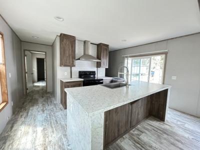 Photo 2 of 7 of home located at 6124 County Road 60 Rosharon, TX 77583