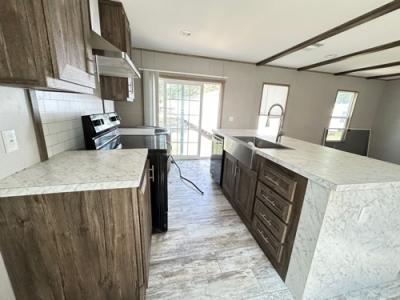 Photo 3 of 7 of home located at 6124 County Road 60 Rosharon, TX 77583