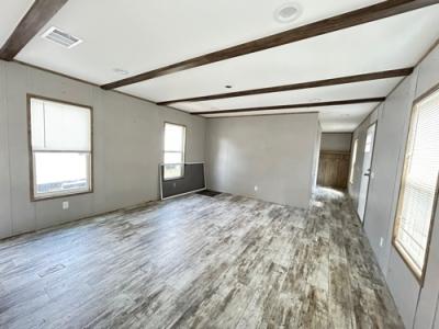 Photo 4 of 7 of home located at 6124 County Road 60 Rosharon, TX 77583