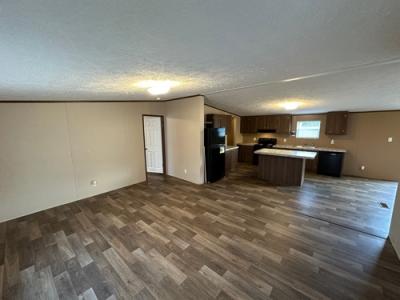 Photo 4 of 11 of home located at 501 Tami Ct Elizabethtown, KY 42701